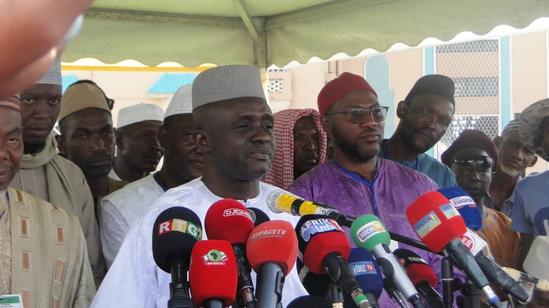 Conakry La Grande Mosquée Fayçal Enfin Rouverte 0308